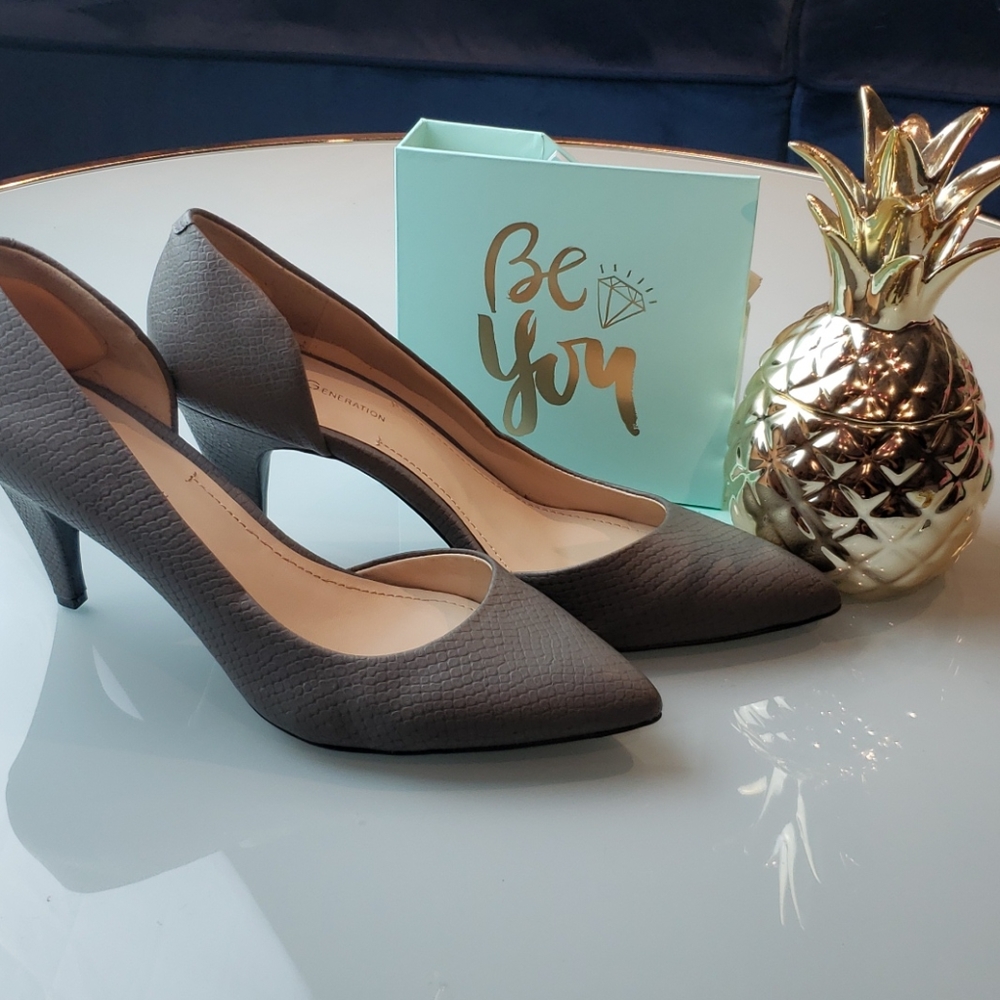 BCBGeneration Gray Snake D'orsay heel, size 9M
